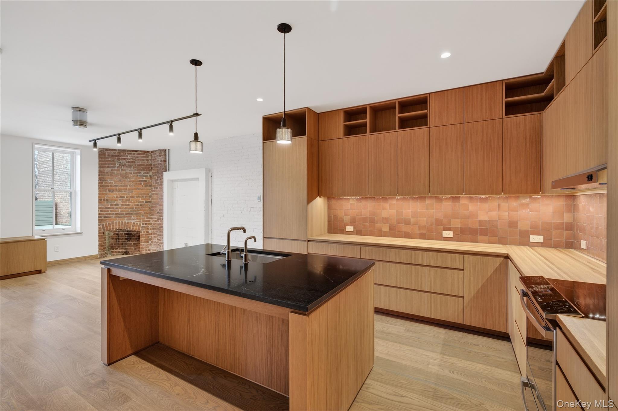 #12 photo, 316 Wall Street, Kingston , NY 12401