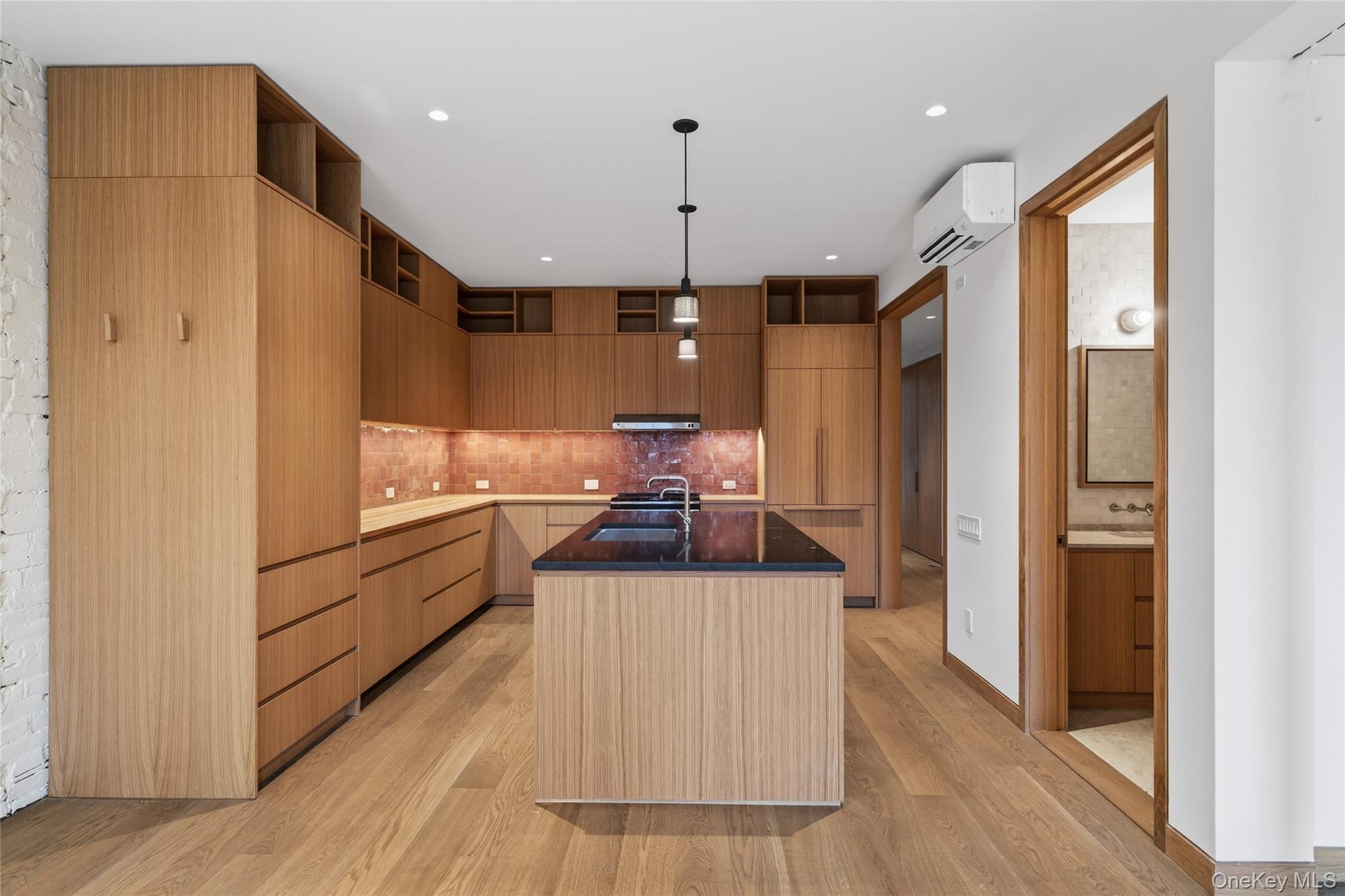 #13 photo, 316 Wall Street, Kingston , NY 12401