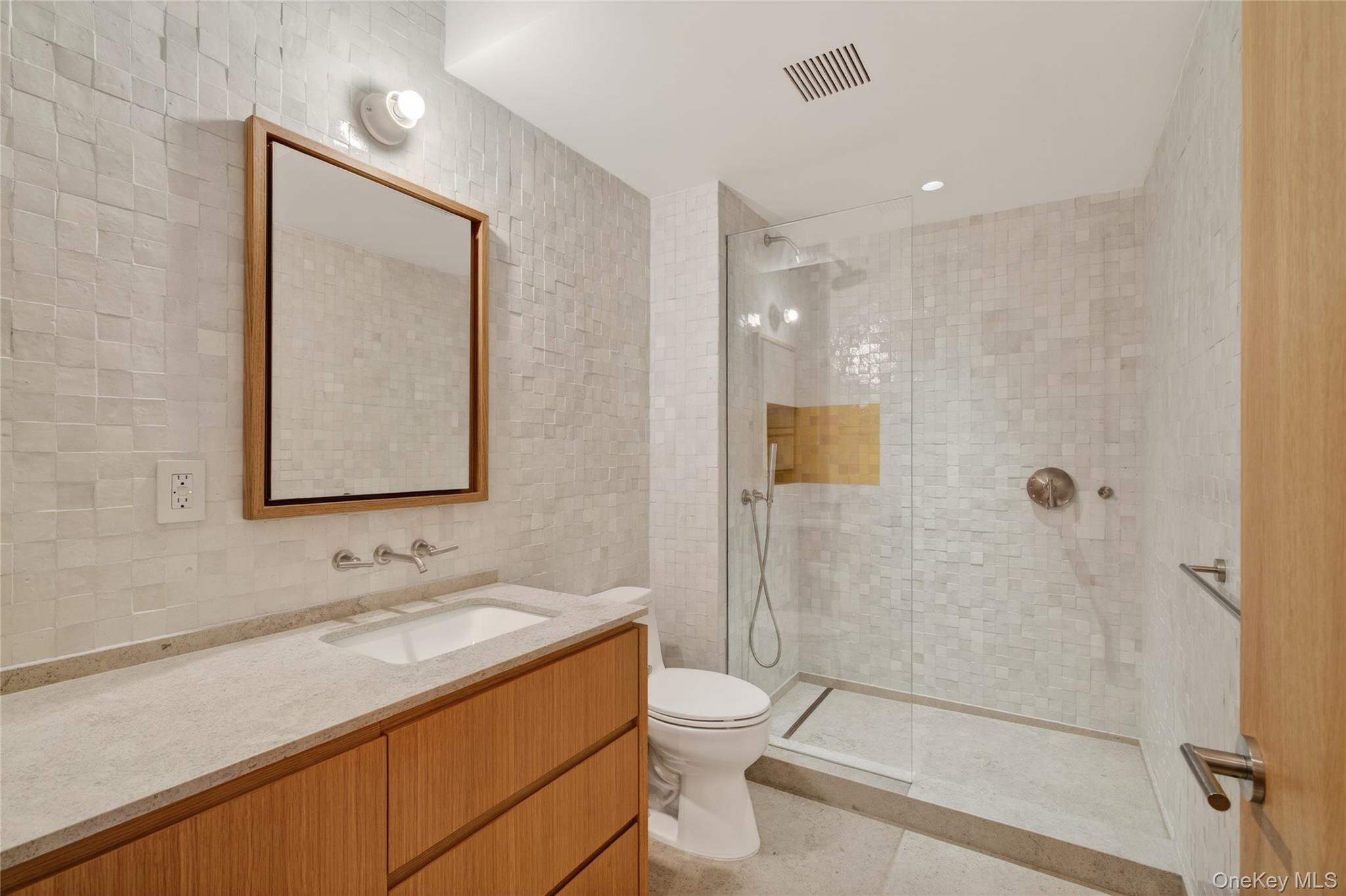 #15 photo, 316 Wall Street, Kingston , NY 12401