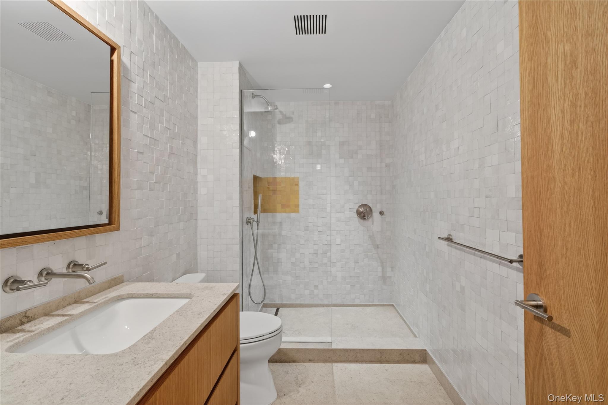 #16 photo, 316 Wall Street, Kingston , NY 12401