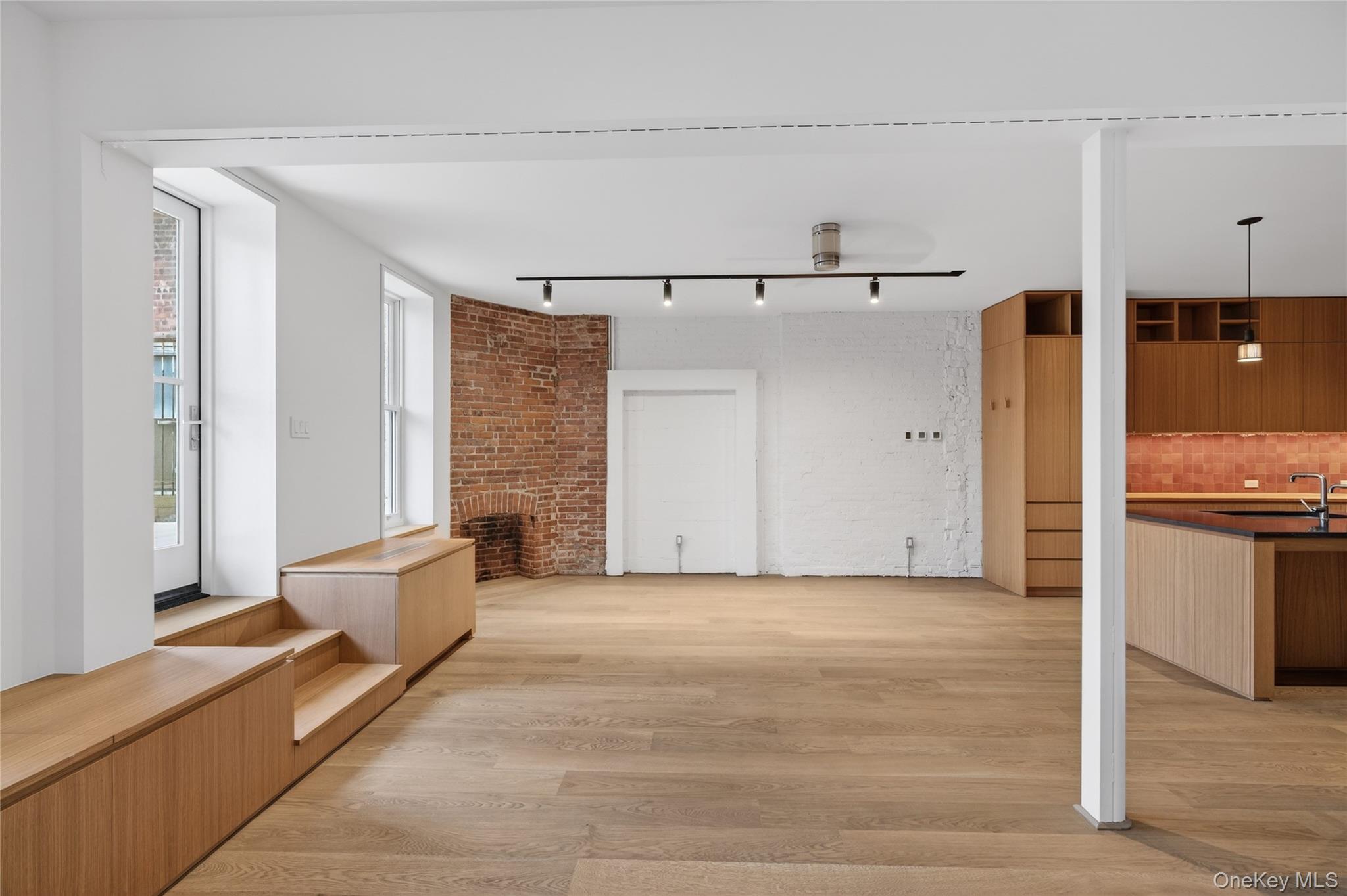 #5 photo, 316 Wall Street, Kingston , NY 12401