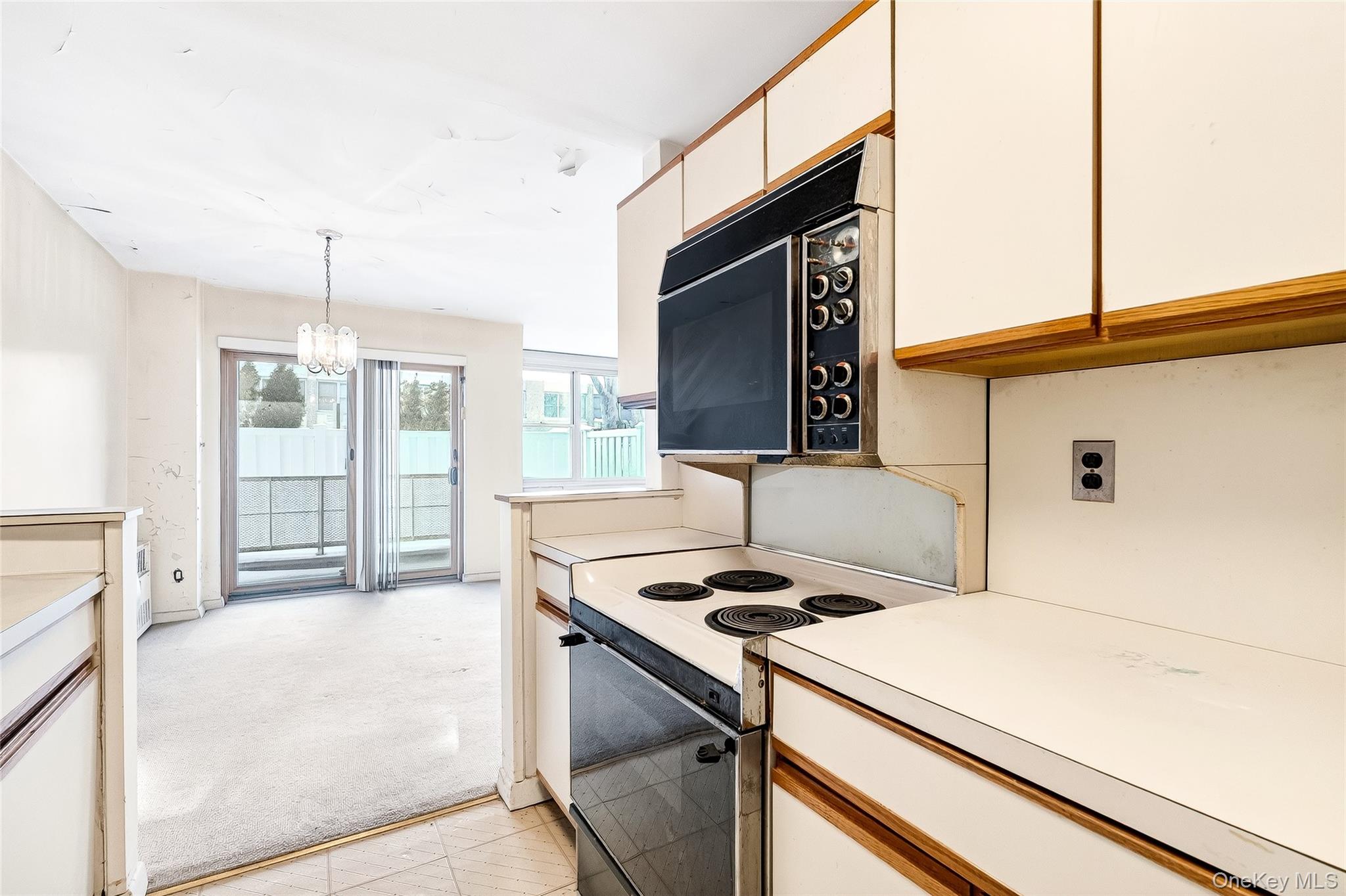 #20 photo, 12 Old Mamaroneck Road, White Plains , NY 10605