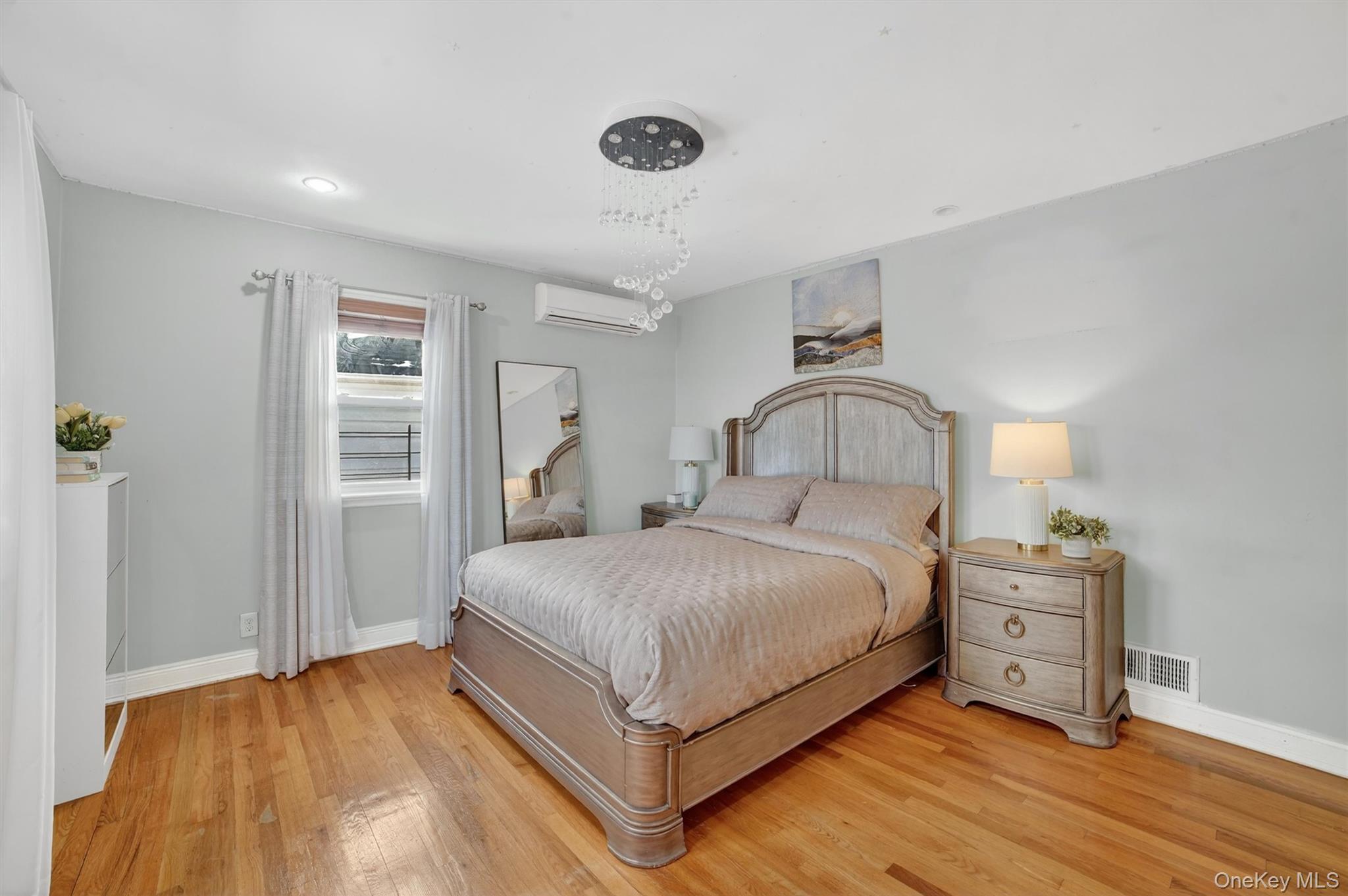 #13 photo, 135 Midland Terrace, Yonkers , NY 10704