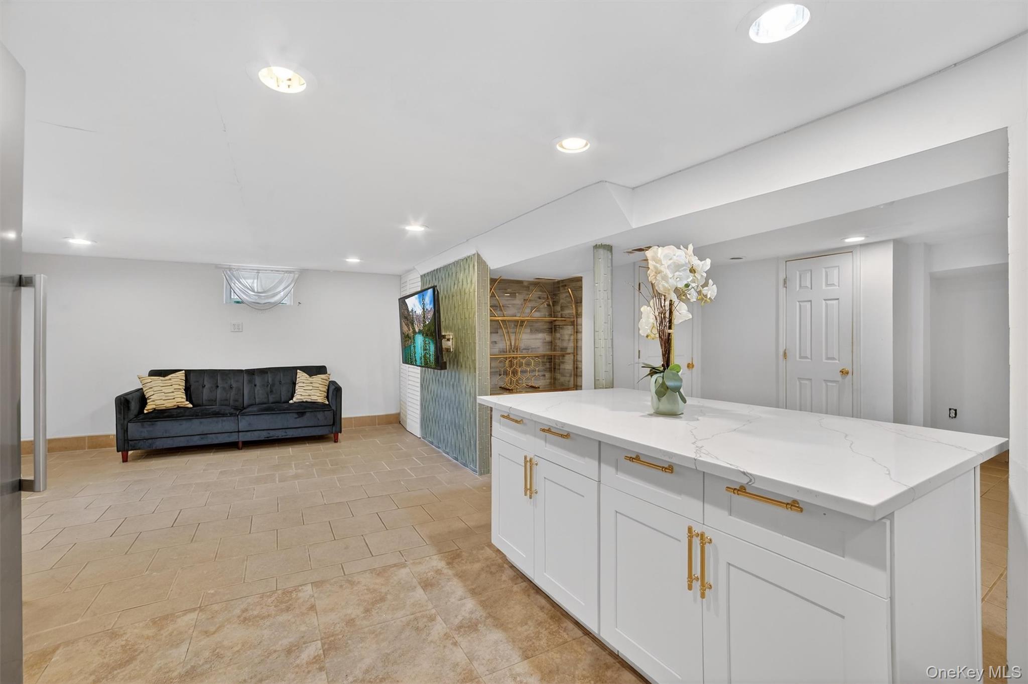 #18 photo, 135 Midland Terrace, Yonkers , NY 10704