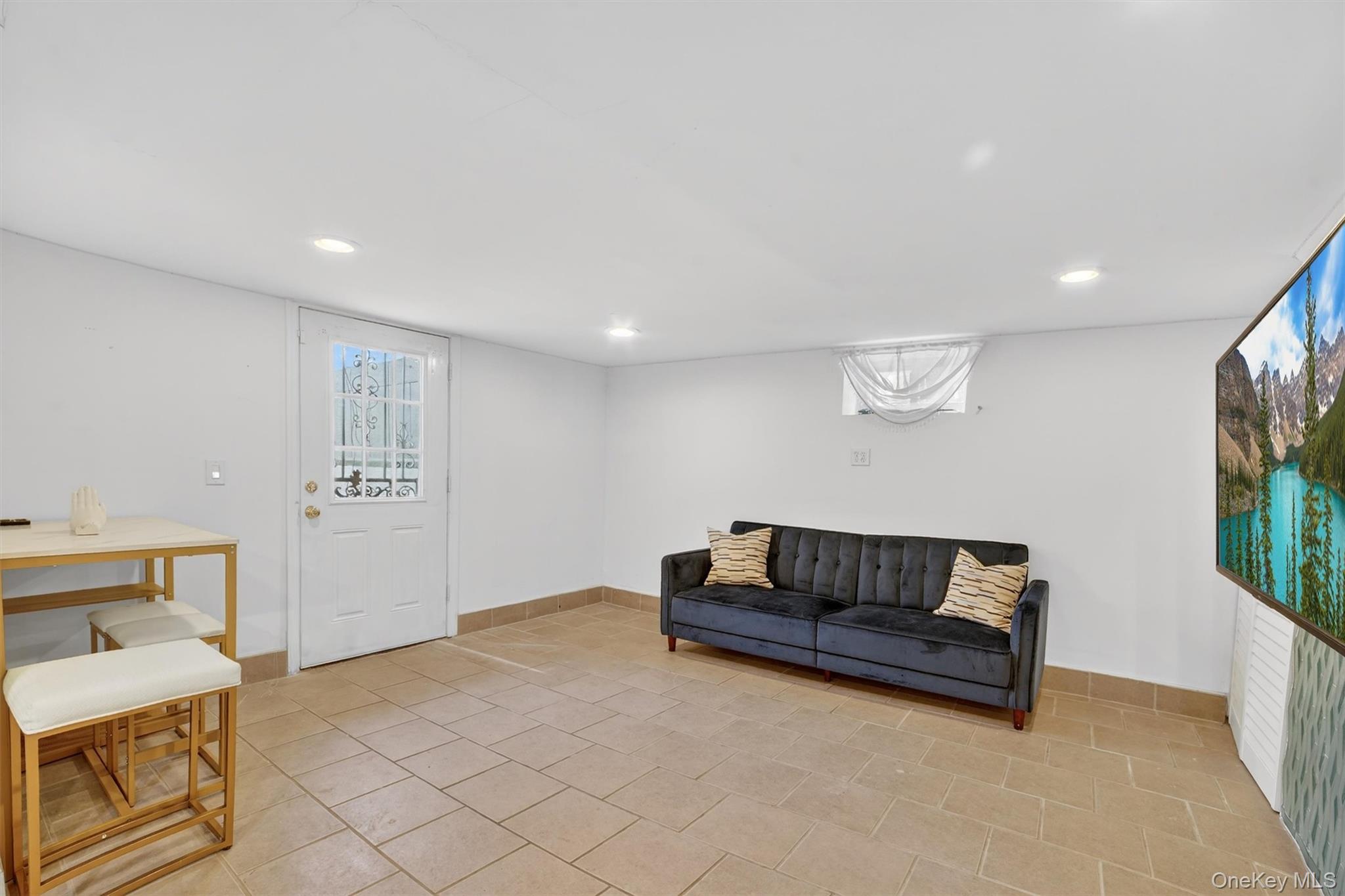 #19 photo, 135 Midland Terrace, Yonkers , NY 10704