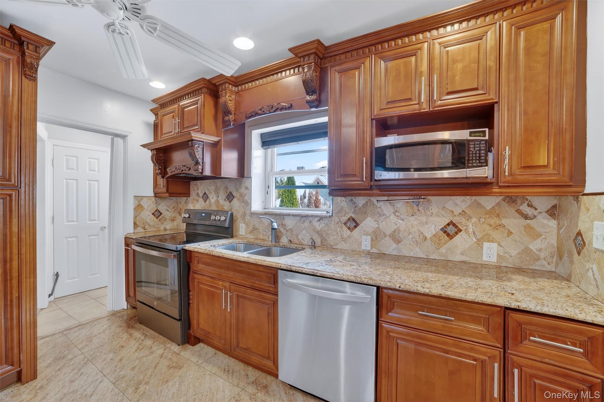 #7 photo, 135 Midland Terrace, Yonkers , NY 10704