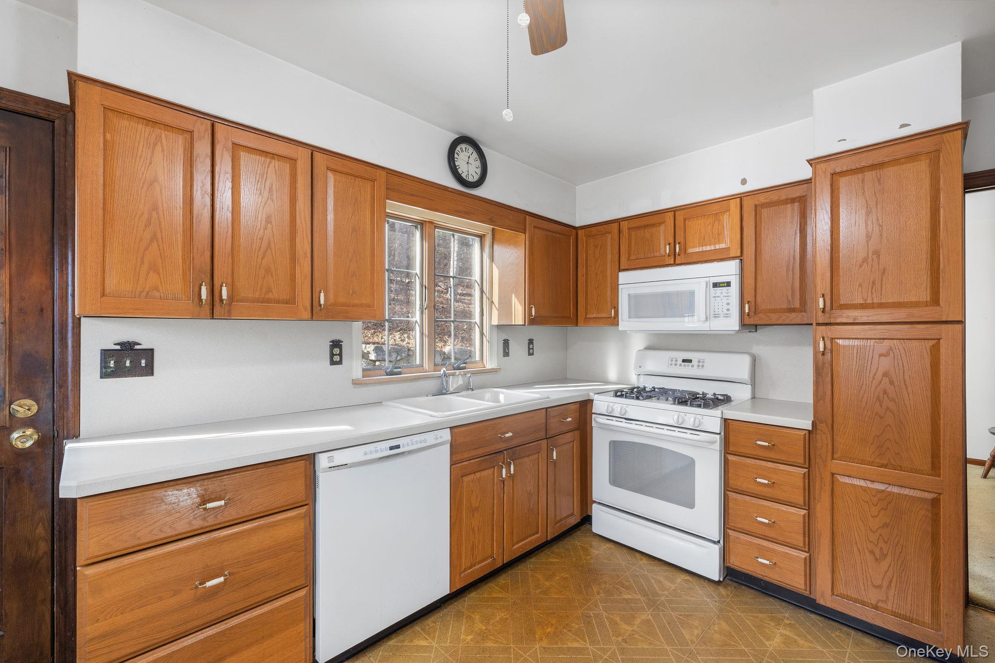 #7 photo, 46 Nursery Road, Tuxedo Park , NY 10987