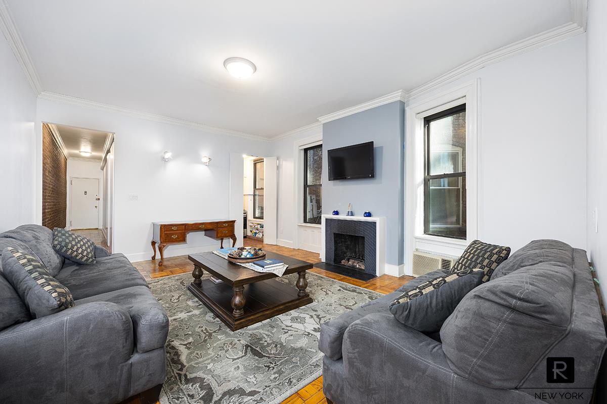 #1 photo, 151 W 80th Street, Upper West Side , NY 10024