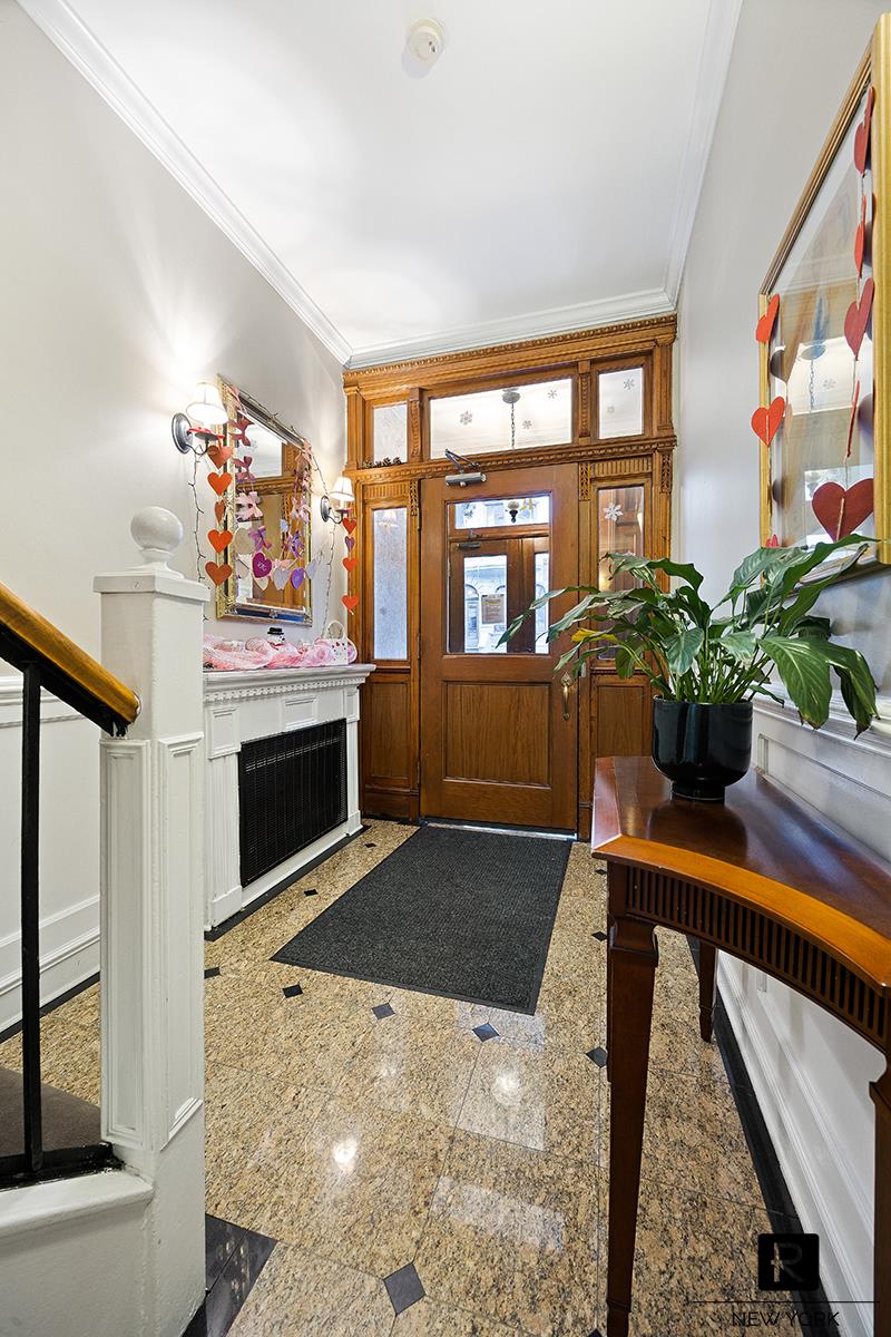 #9 photo, 151 W 80th Street, Upper West Side , NY 10024