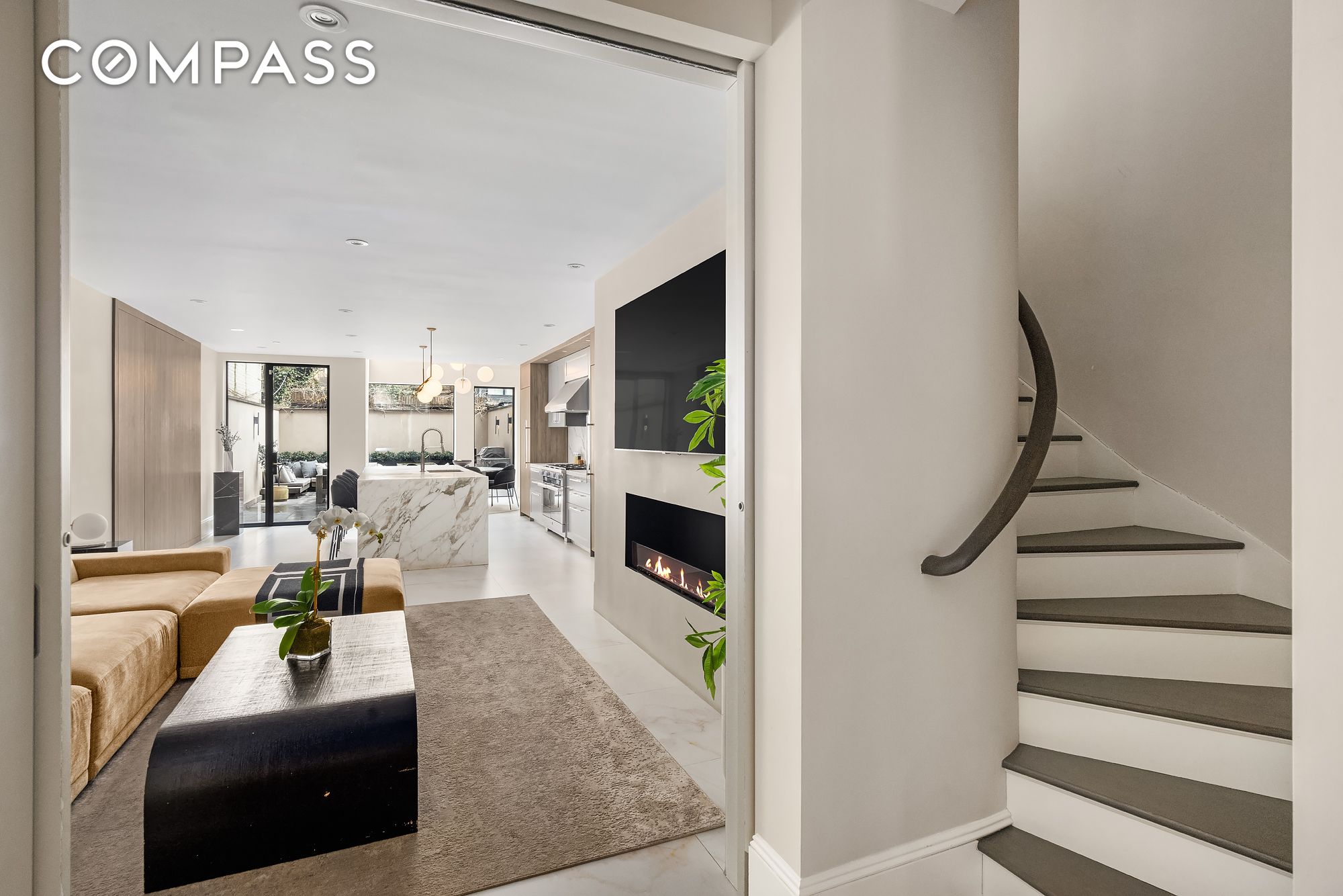 #18 photo, 123 E 61st Street, Lenox Hill , NY 10065