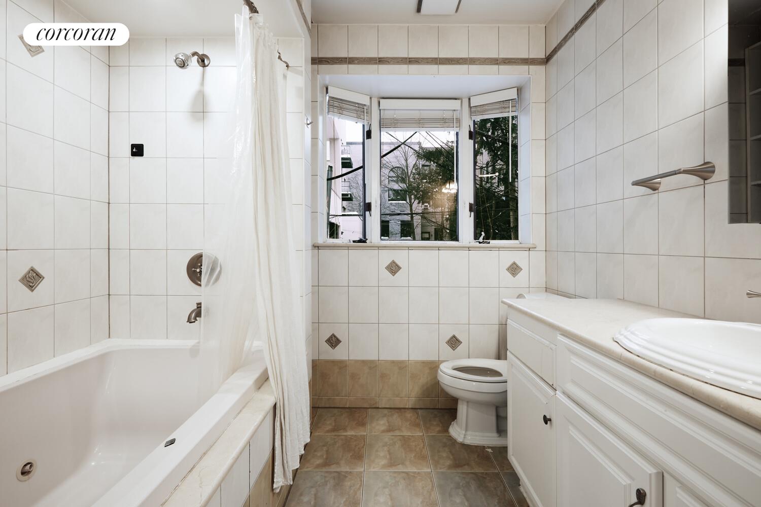 #8 photo, Brooklyn, Greenpoint , NY 11222