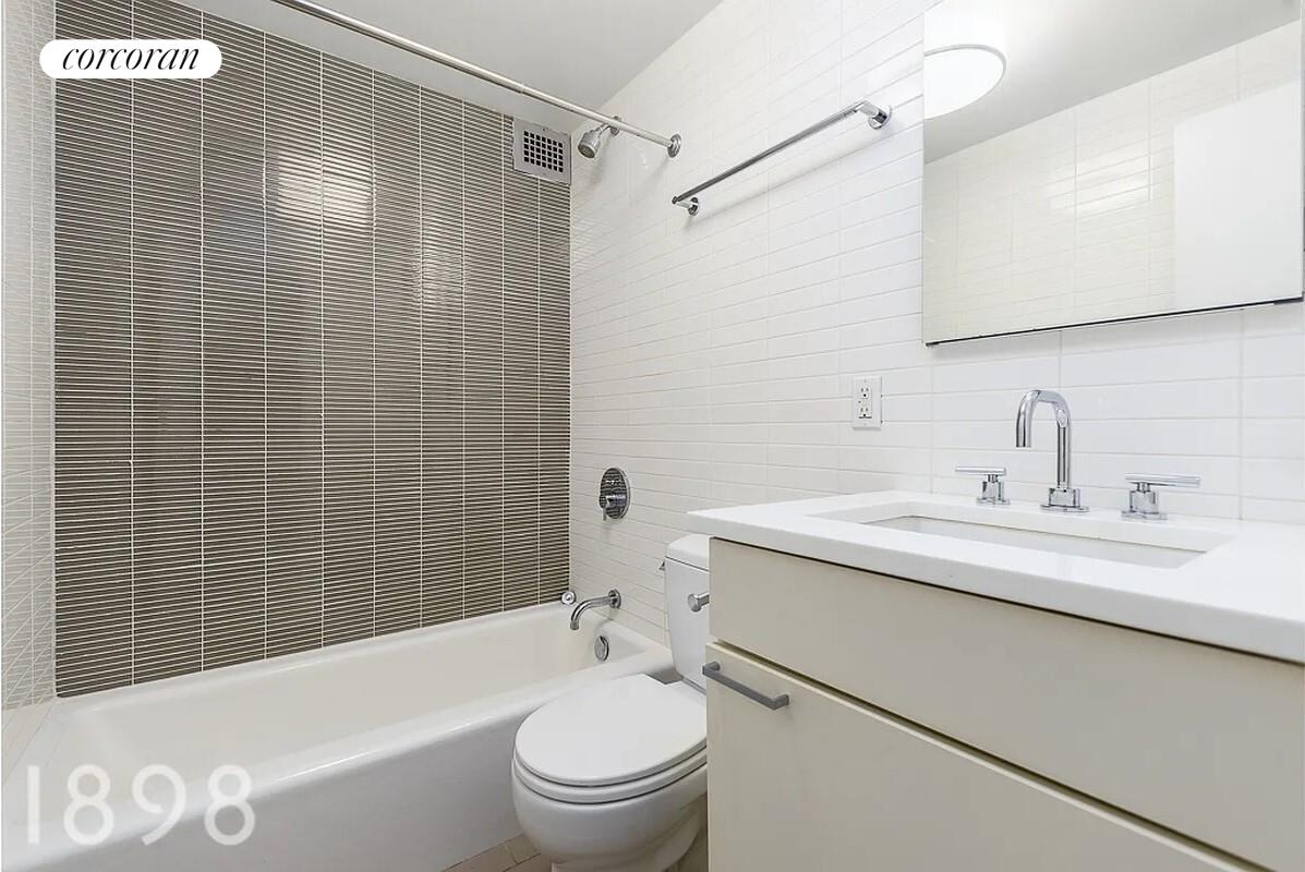 #6 photo, New York City, Yorkville , NY 10028