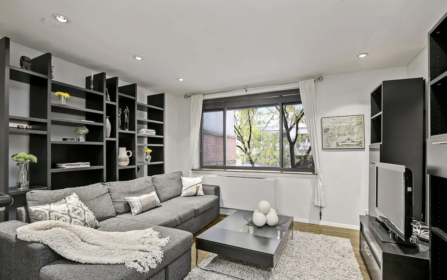 #2 photo, 445 W 19TH Street, Chelsea , NY 10011