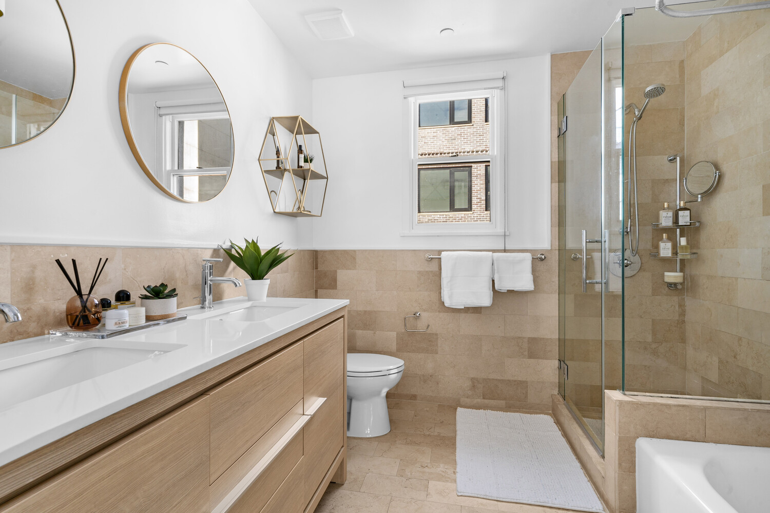 #6 photo, 129B DEGRAW Street, הברונקס Carroll Gardens , NY 11231