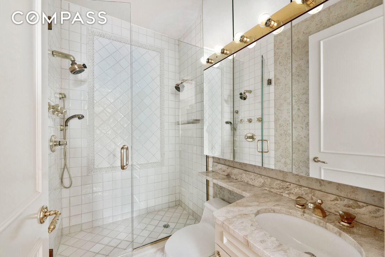 #9 photo, 524 E 72nd Street, मैनहटन Lenox Hill , NY 10021