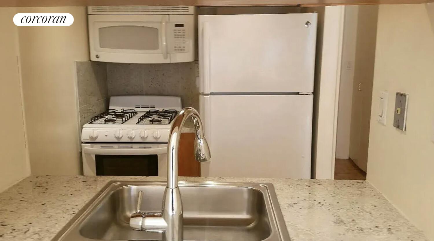 #21 photo, New York City, Hell's Kitchen , NY 10019