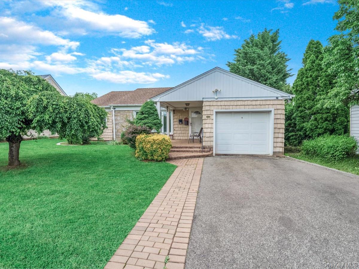 #1 photo, 25 Lawrence Street, New Hyde Park , NY 11040