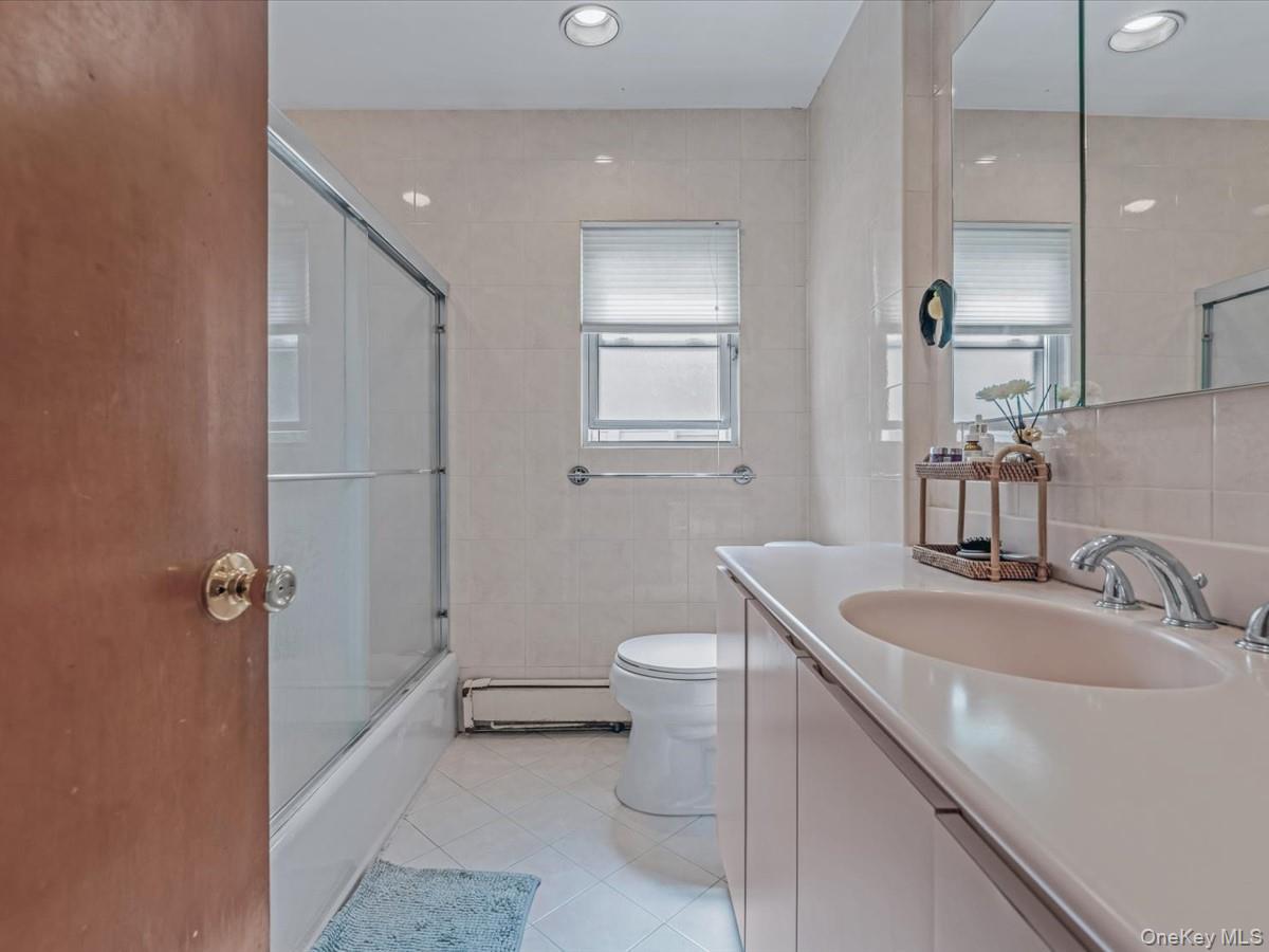 #11 photo, 25 Lawrence Street, New Hyde Park , NY 11040