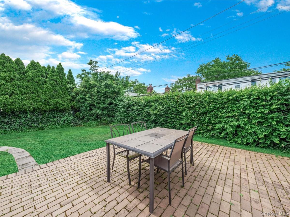 #15 photo, 25 Lawrence Street, New Hyde Park , NY 11040