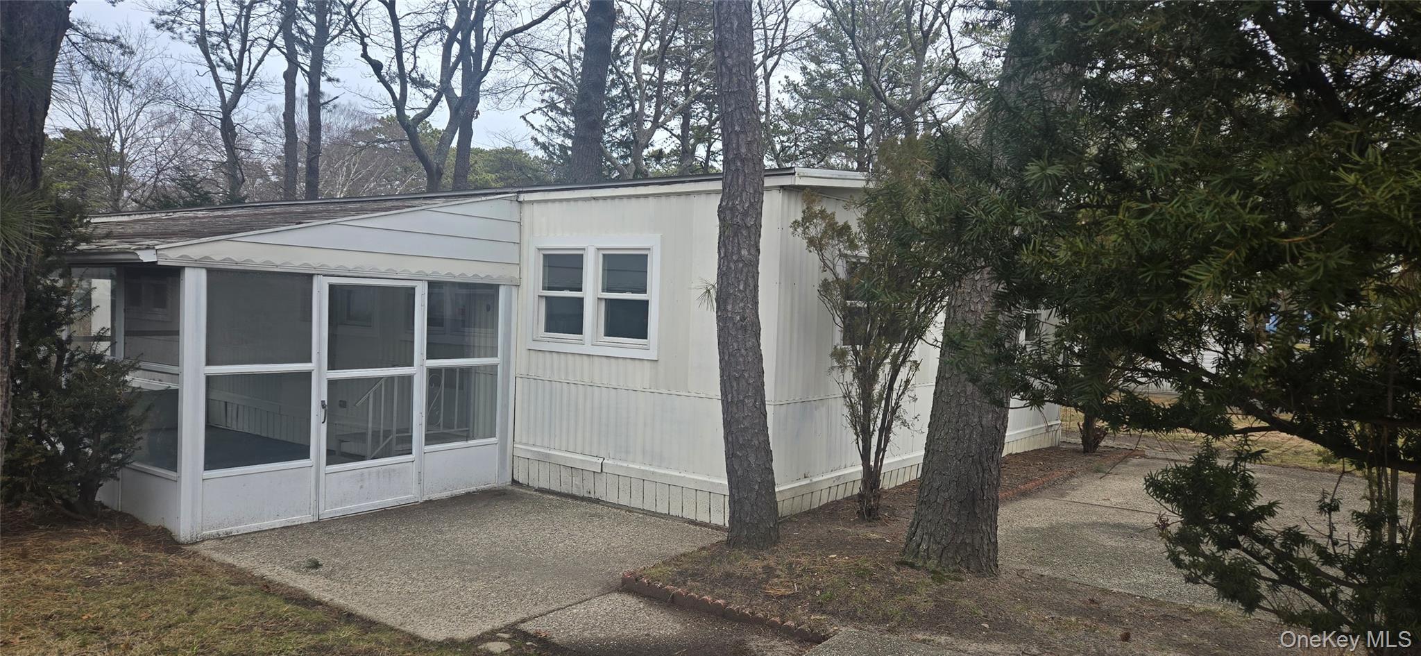 #1 photo, 525 Riverleigh Ave Unit 116, سوفولك Riverhead , NY 11901