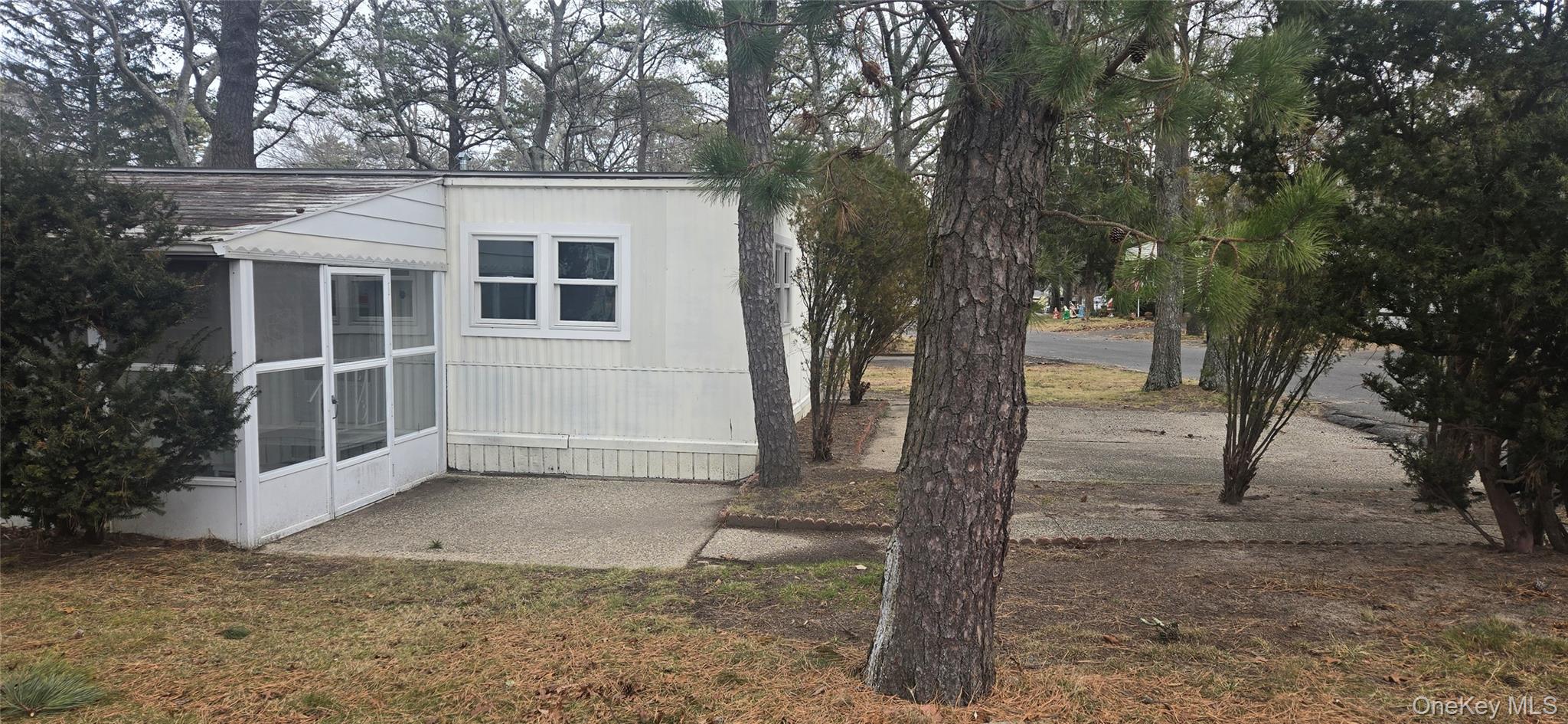 #2 photo, 525 Riverleigh Ave Unit 116, सफ़ोक काउंटी Riverhead , NY 11901