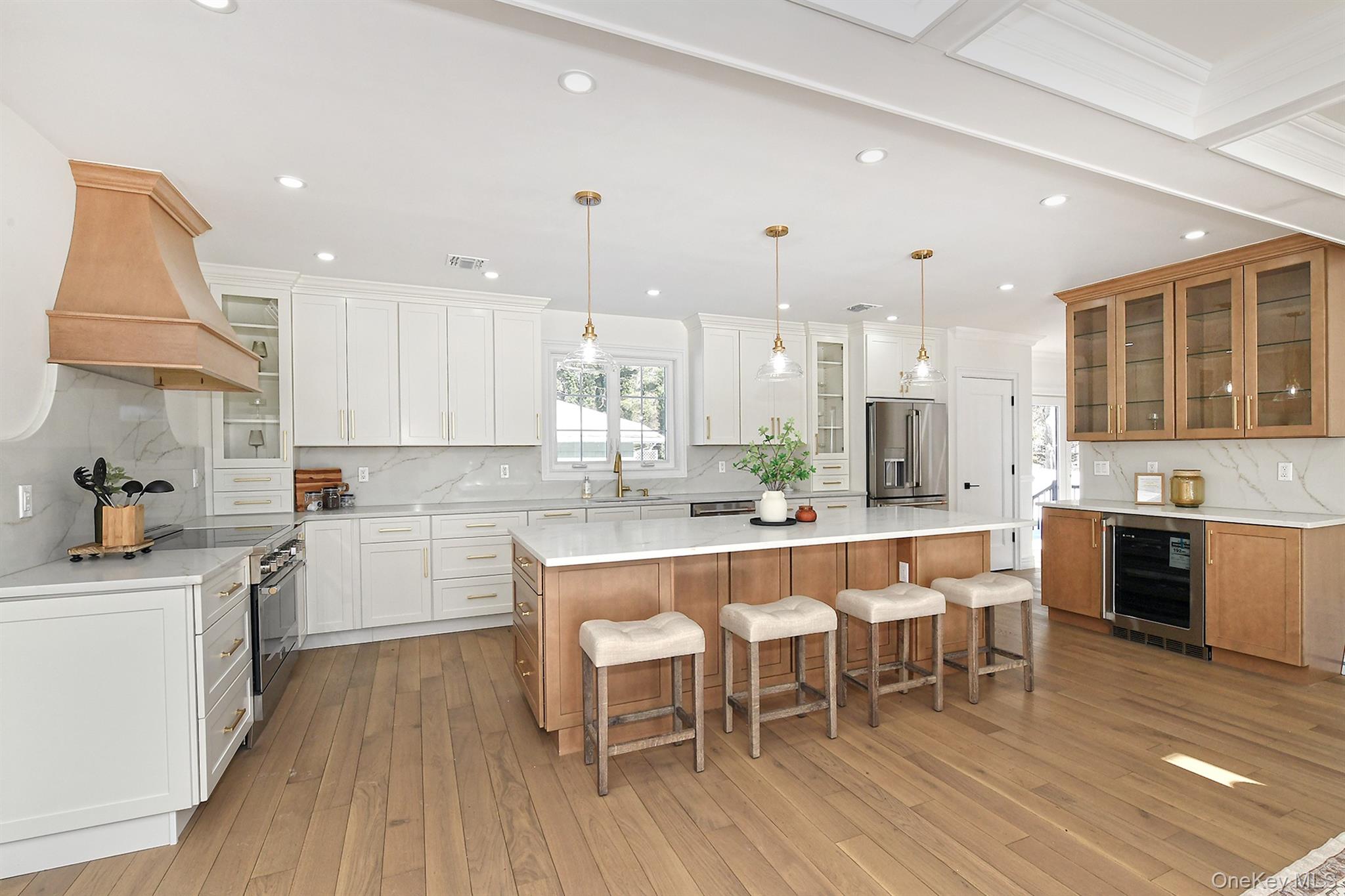 #10 photo, 11 Edcris Lane, Huntington , NY 11743