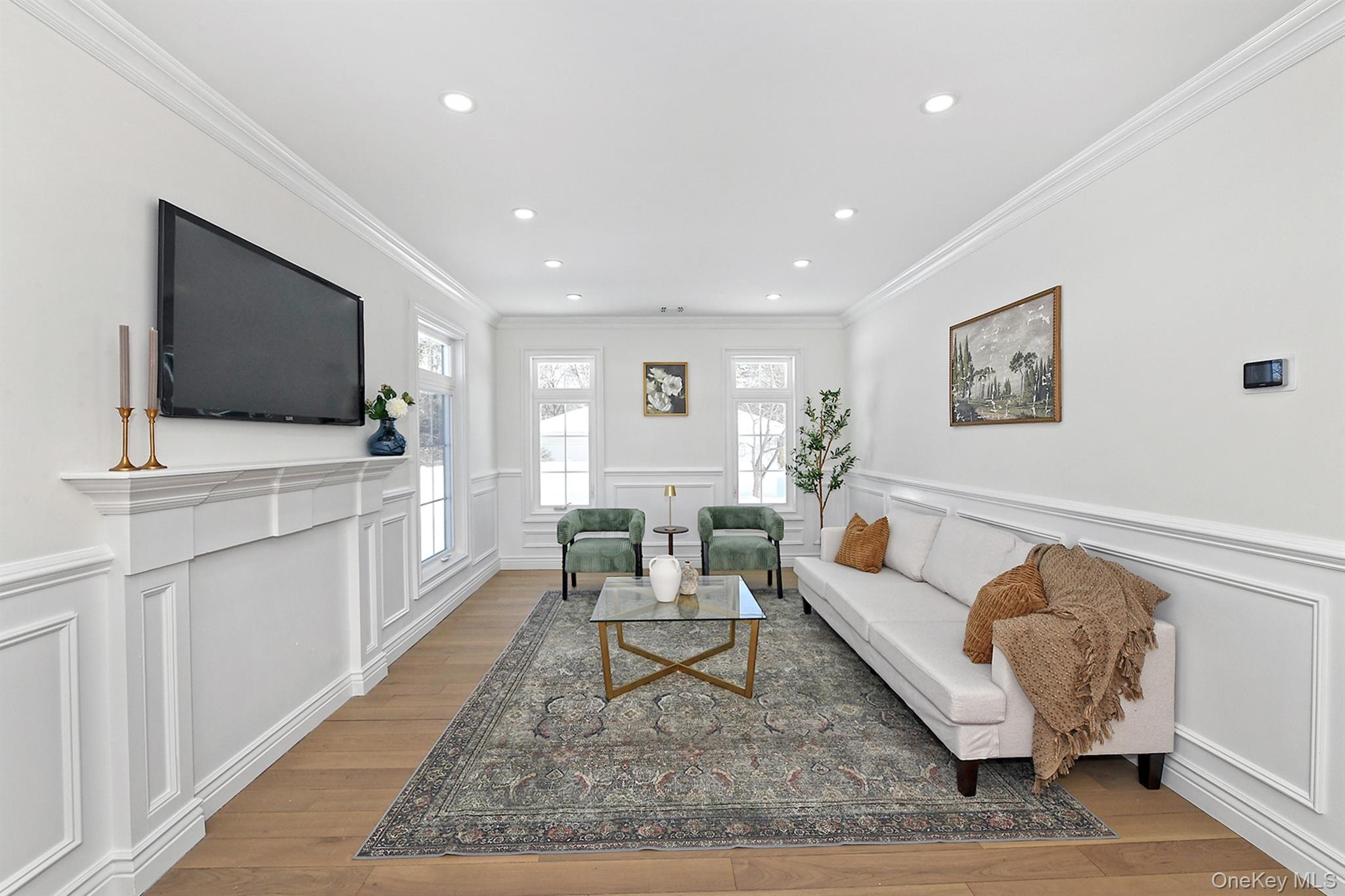 #15 photo, 11 Edcris Lane, Huntington , NY 11743