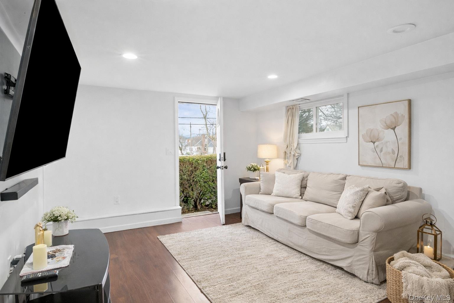 #17 photo, 85 Bedford Avenue, Freeport , NY 11520