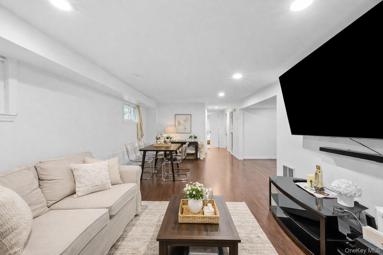 #19 photo, 85 Bedford Avenue, Freeport , NY 11520