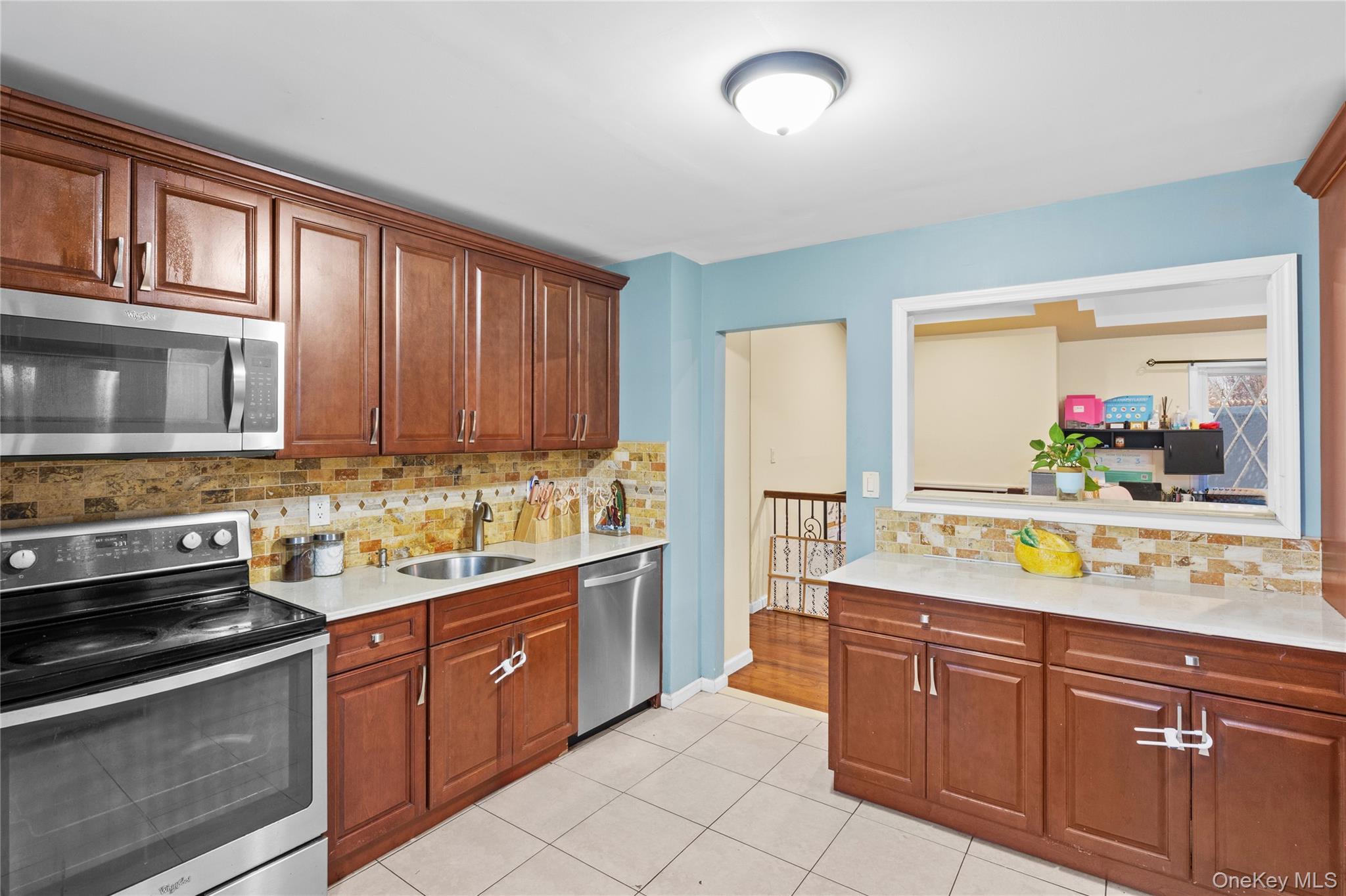 #2 photo, 85 Bedford Avenue, Freeport , NY 11520