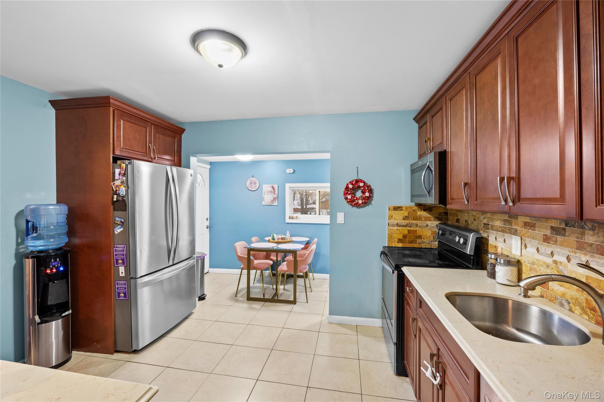 #3 photo, 85 Bedford Avenue, Freeport , NY 11520