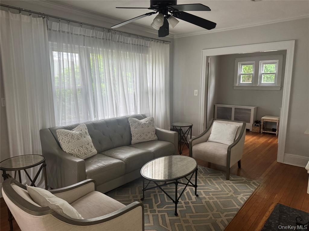 #1 photo, 9 Castleton Court, Oceanside , NY 11572