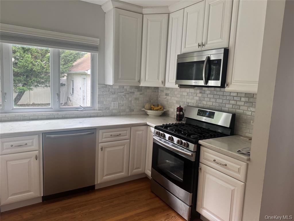 #10 photo, 9 Castleton Court, Oceanside , NY 11572