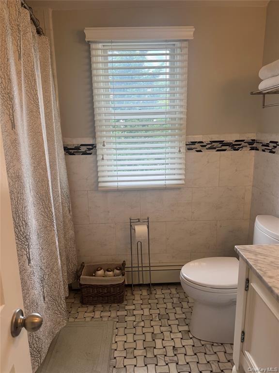 #16 photo, 9 Castleton Court, Oceanside , NY 11572