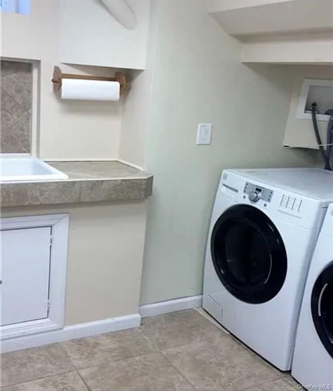 #20 photo, 9 Castleton Court, Oceanside , NY 11572