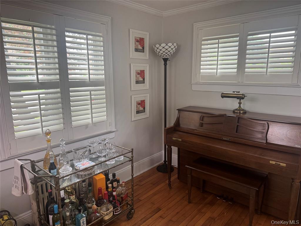 #6 photo, 9 Castleton Court, Oceanside , NY 11572