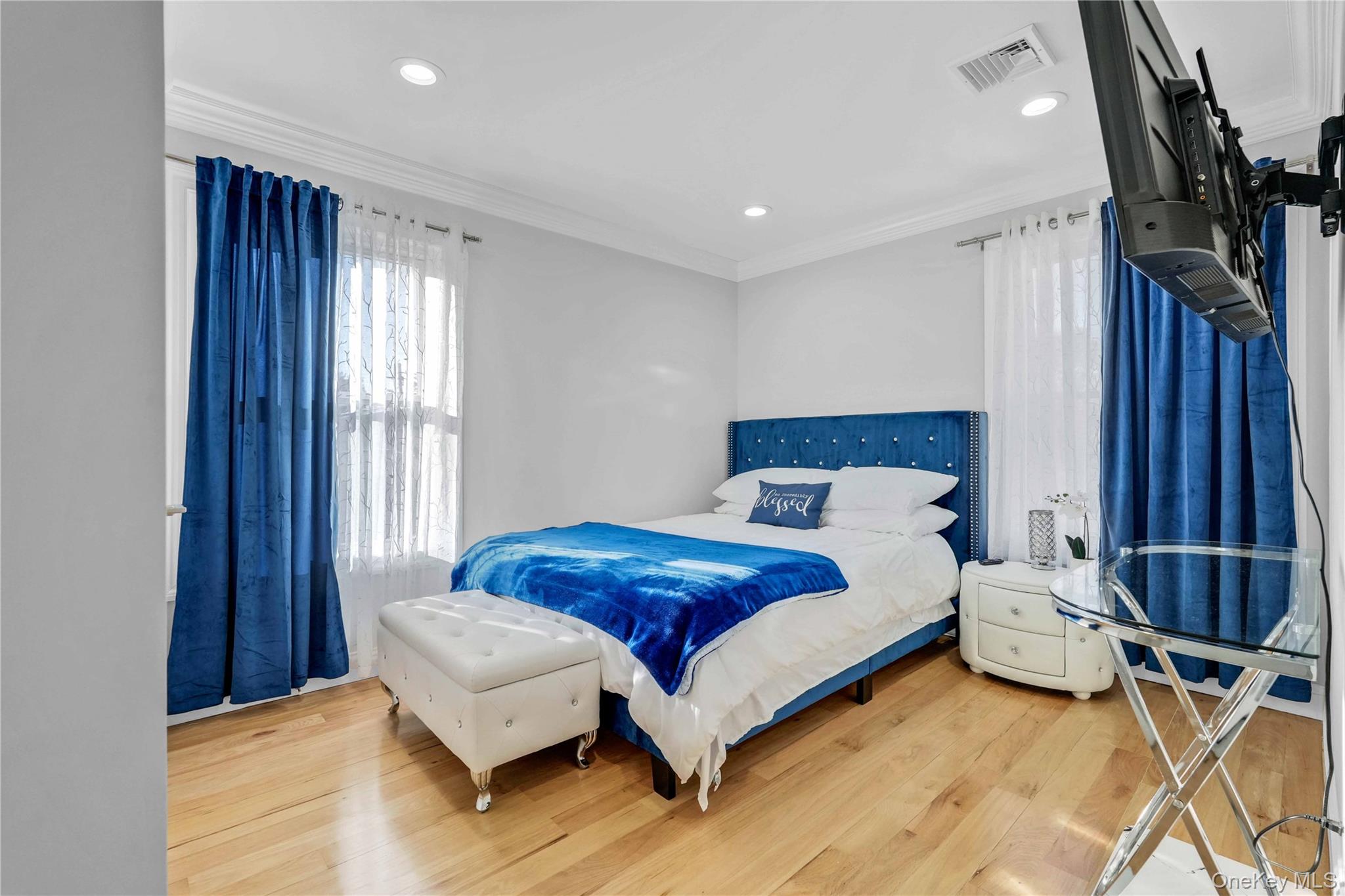 #10 photo, 24 Jefferson Avenue, Roosevelt , NY 11575