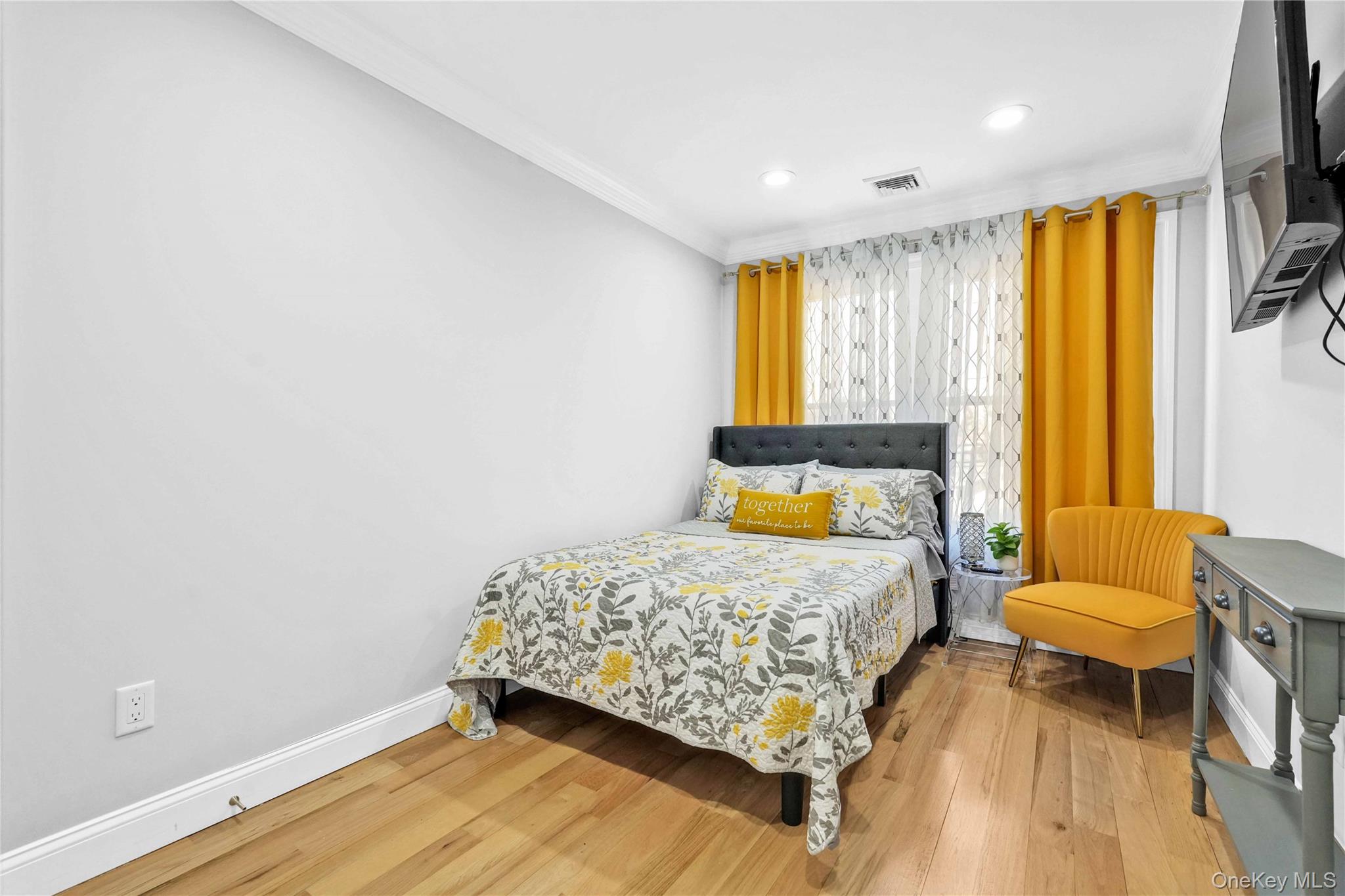 #12 photo, 24 Jefferson Avenue, Roosevelt , NY 11575