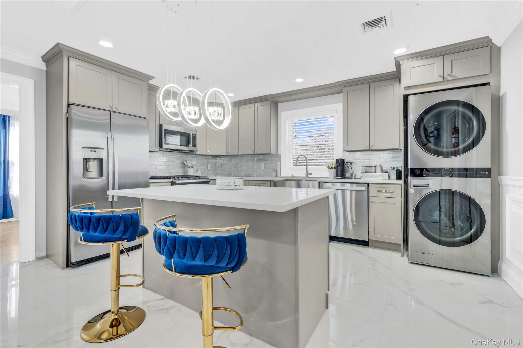 #7 photo, 24 Jefferson Avenue, Roosevelt , NY 11575