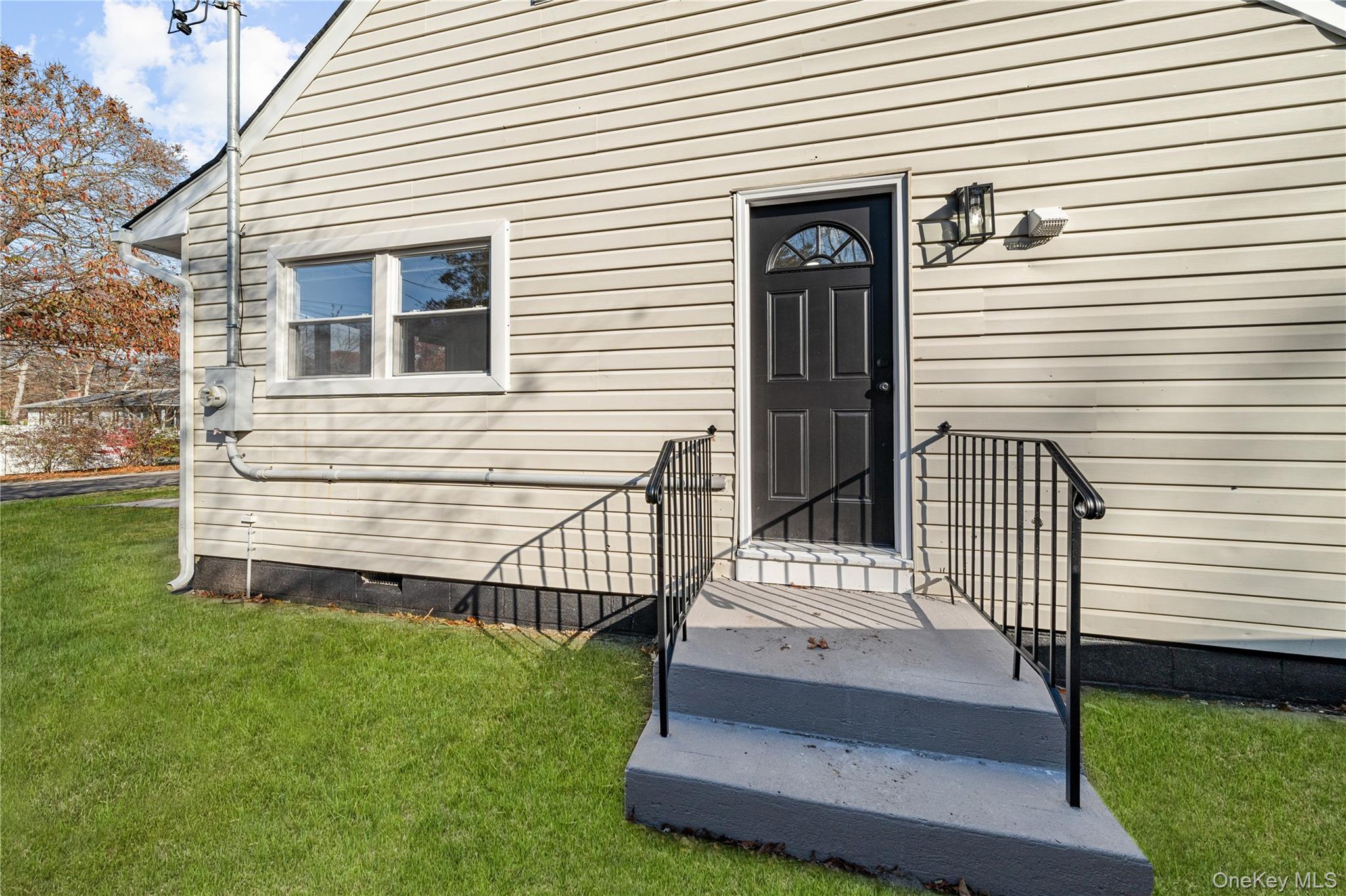 #17 photo, 78 Carr Lane, Coram , NY 11727