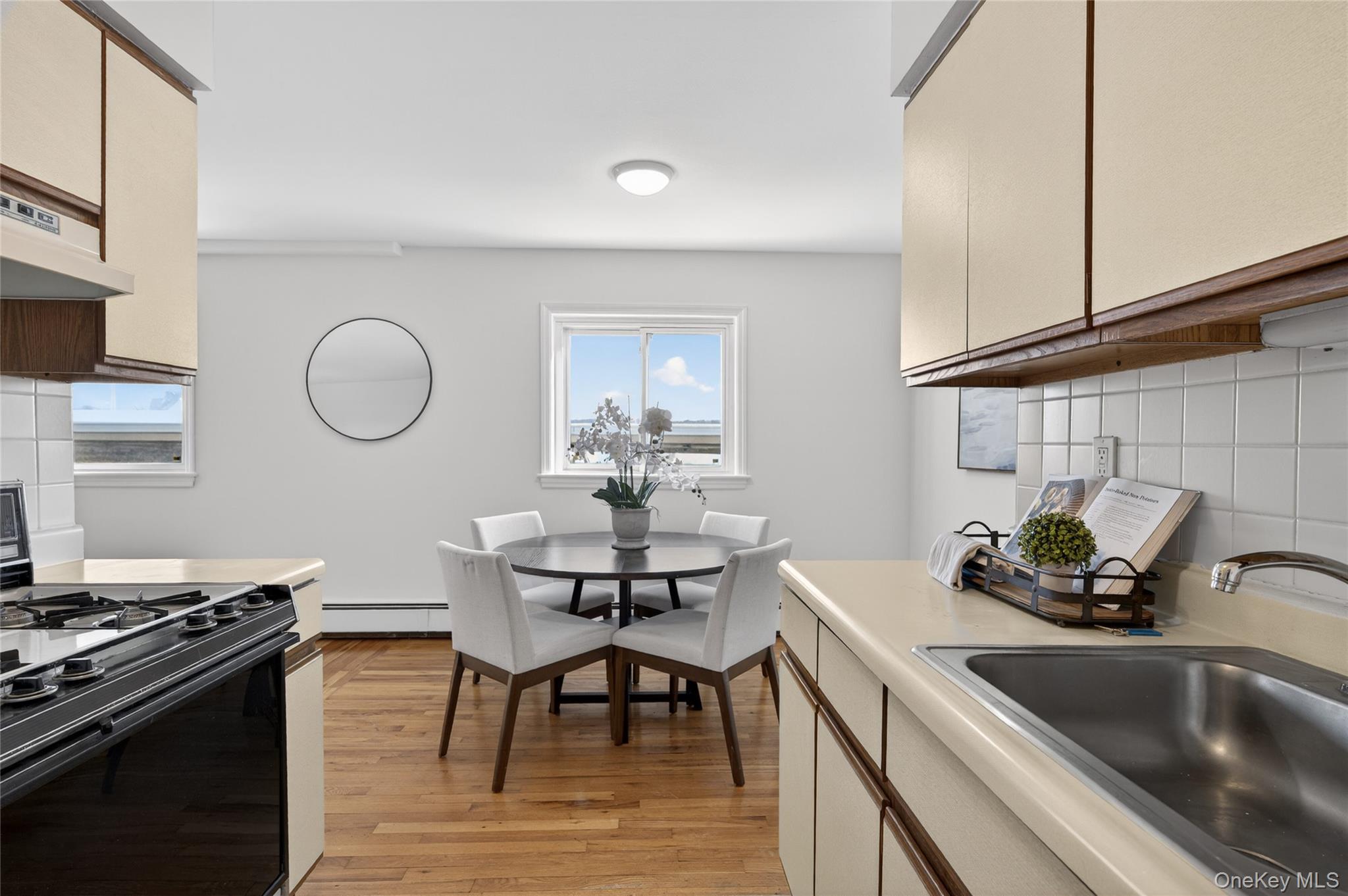 #11 photo, 1 Toms Point Lane, Port Washington , NY 11050