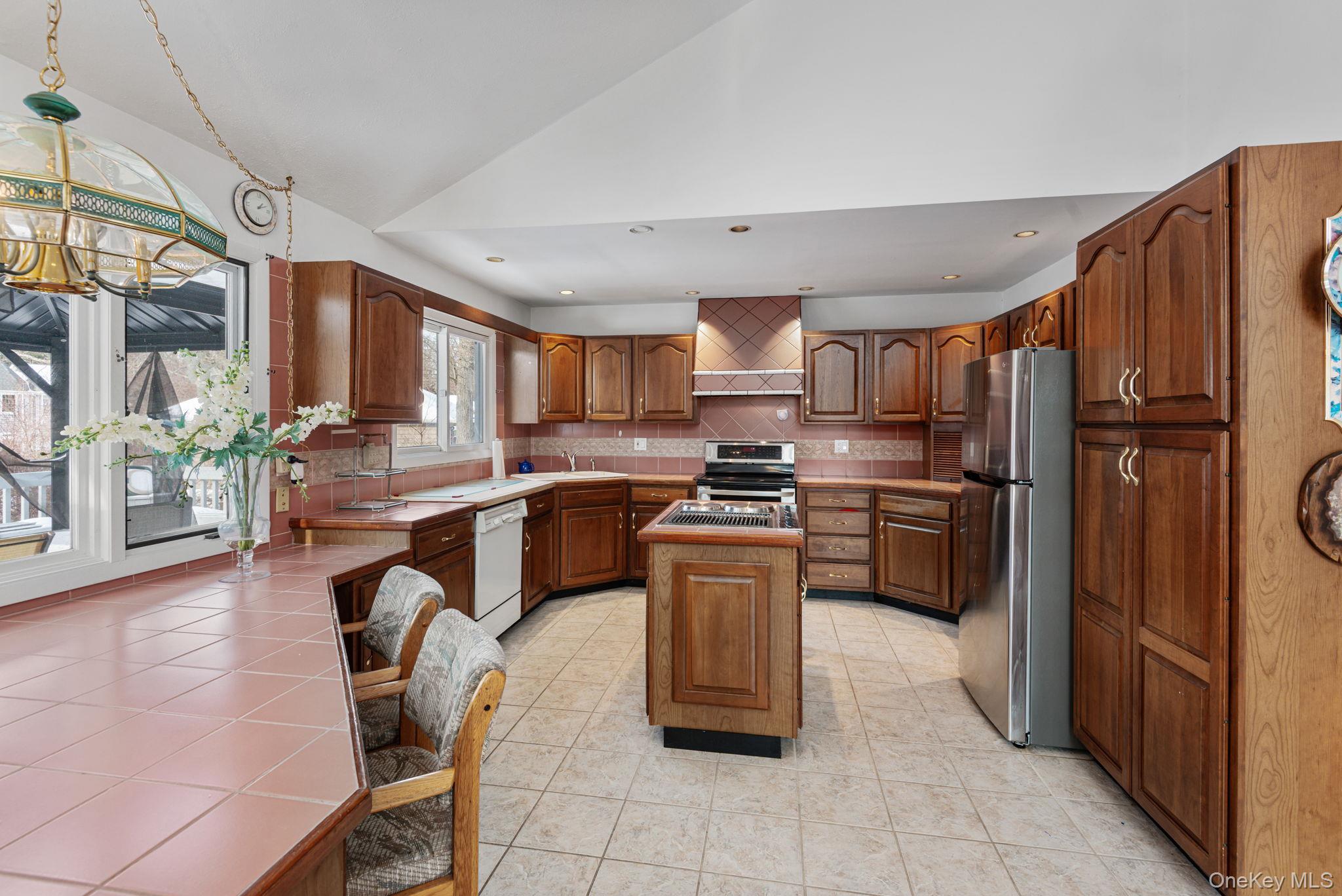 #18 photo, 22 Glenview Avenue, Northport , NY 11768