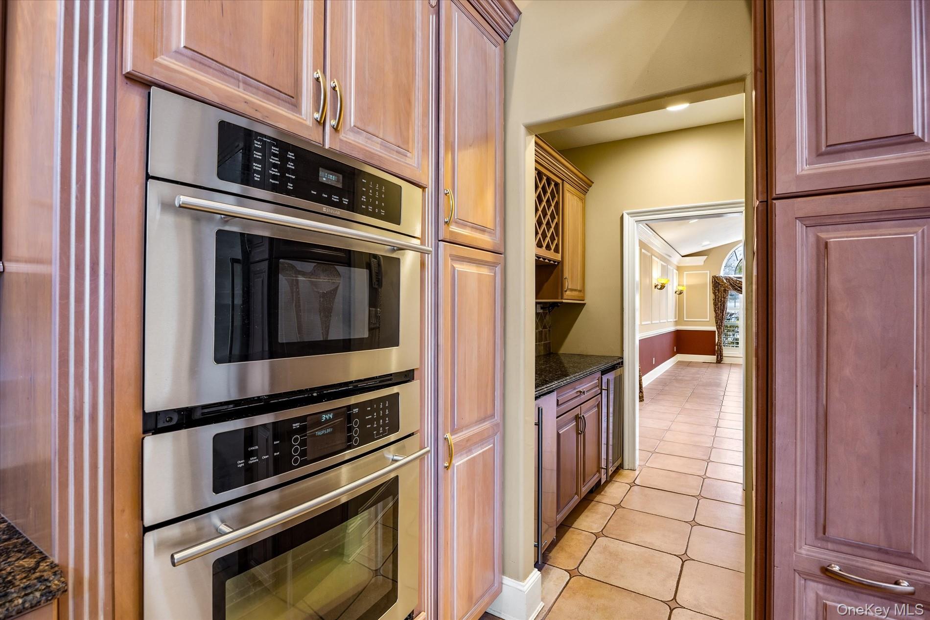 #16 photo, 209 Windwatch Drive, Hauppauge , NY 11788