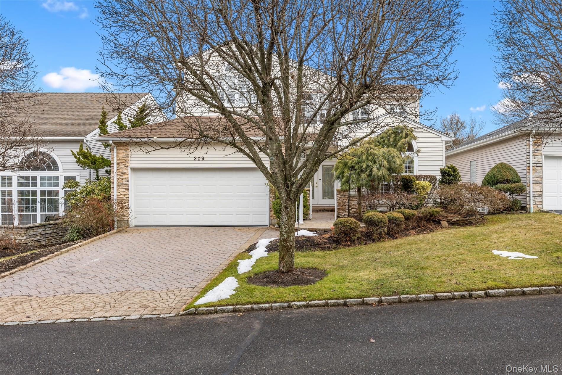 #2 photo, 209 Windwatch Drive, Hauppauge , NY 11788