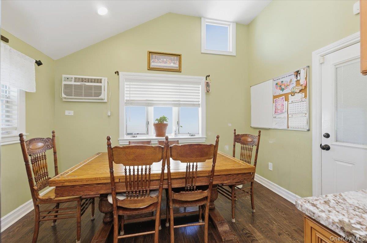 #4 photo, 24 Poplar Avenue, Бронкс ‖ Bronx , NY 10465