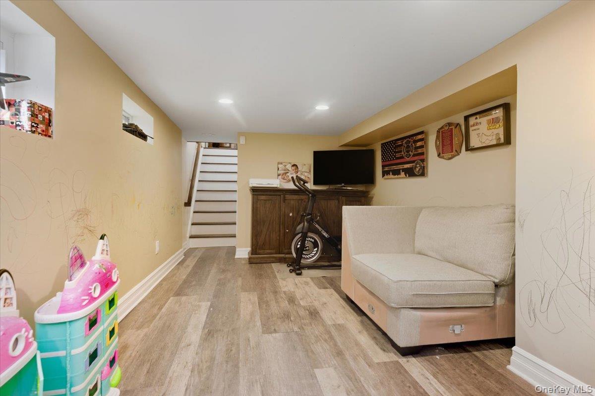 #8 photo, 24 Poplar Avenue, Бронкс ‖ Bronx , NY 10465