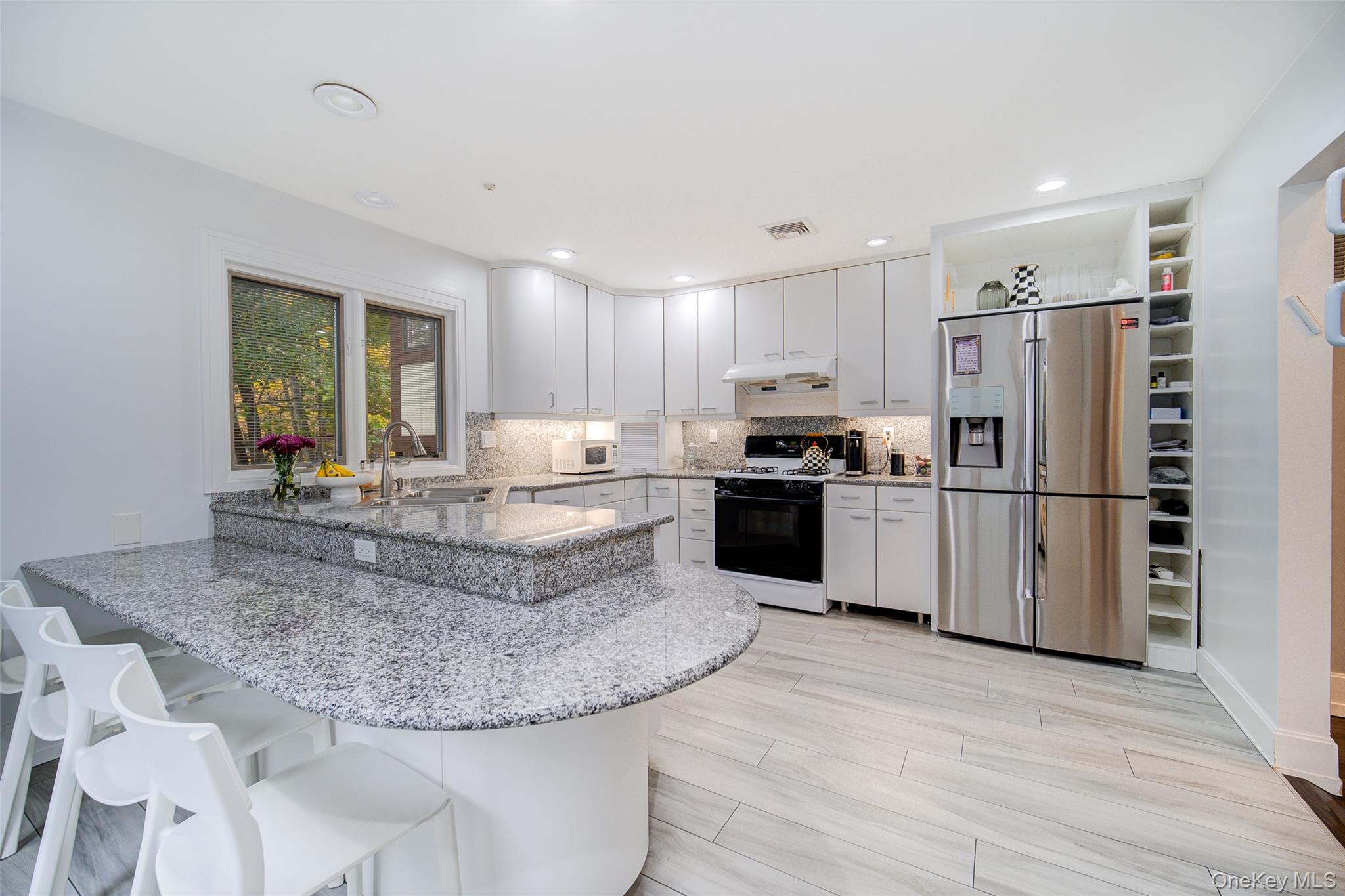 #12 photo, 4 Ayr Court, Airmont , NY 10901