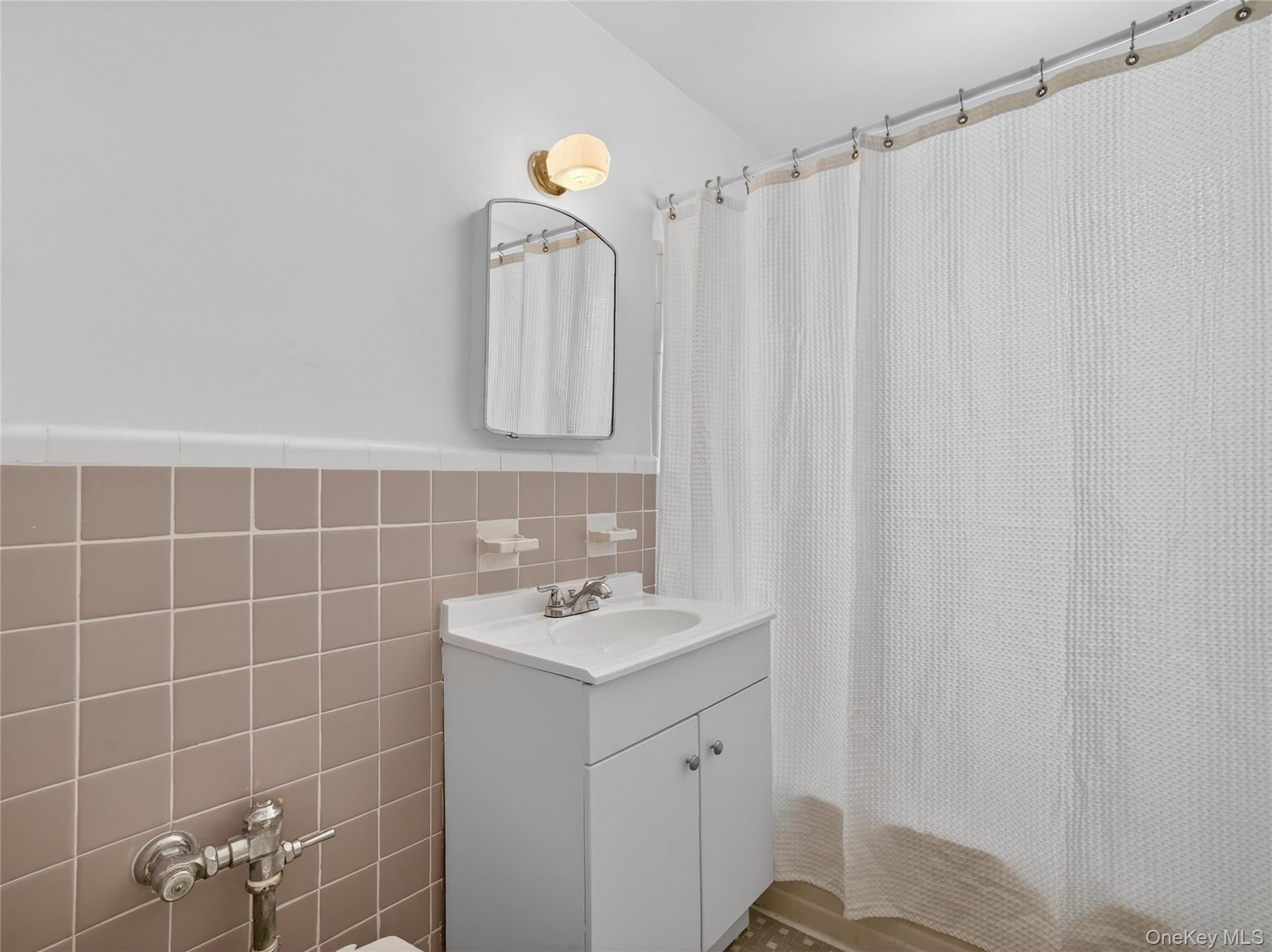 #17 photo, 751 N Broadway, Hastings-on-Hudson , NY 10706