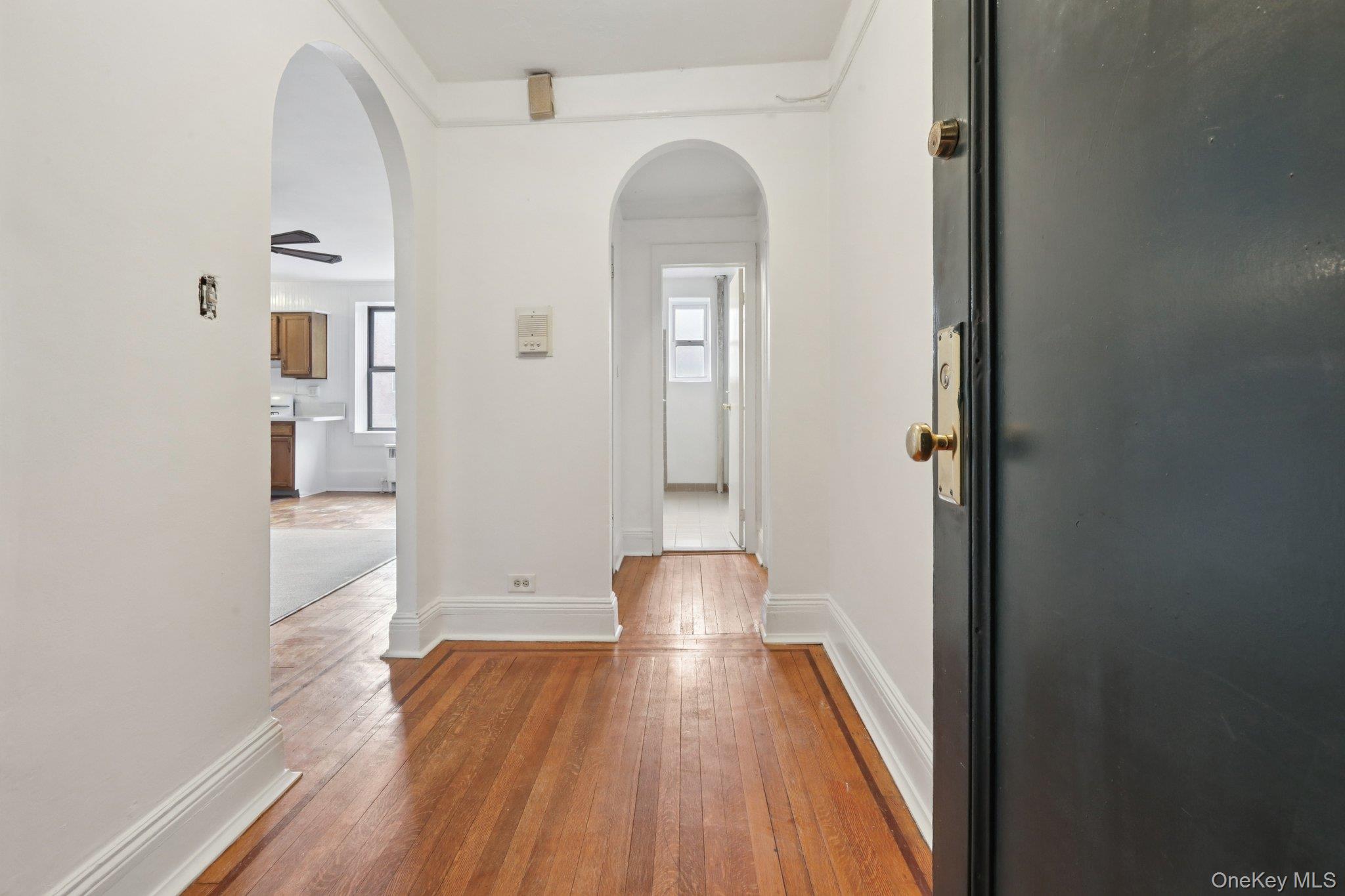 #4 photo, 1 Broad Parkway, White Plains , NY 10601