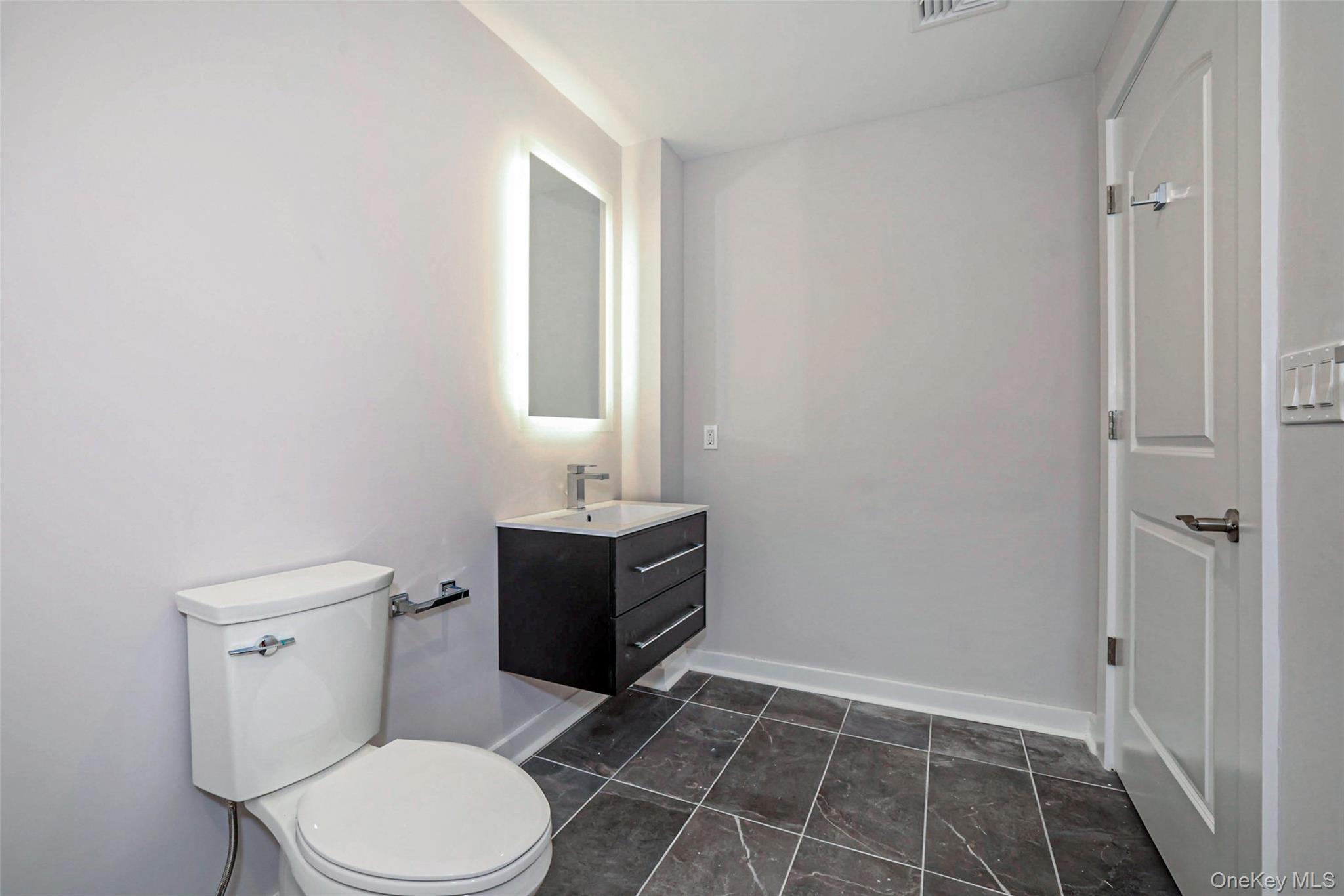 #12 photo, 500 Commerce Street, Hawthorne , NY 10532